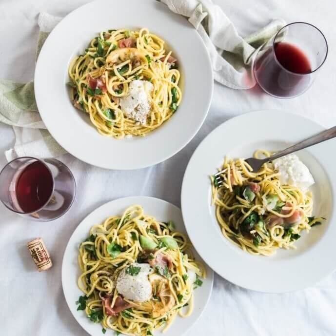 brooke-lark-176364-unsplash pasta - Menopause in Italy